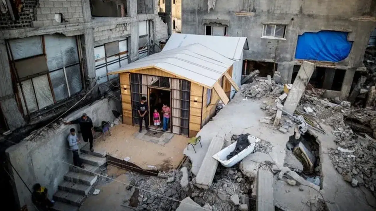 Zulüm yıktı, irade kurdu! Filistinli müteahhit kendi evinin enkazını barınak yaptı