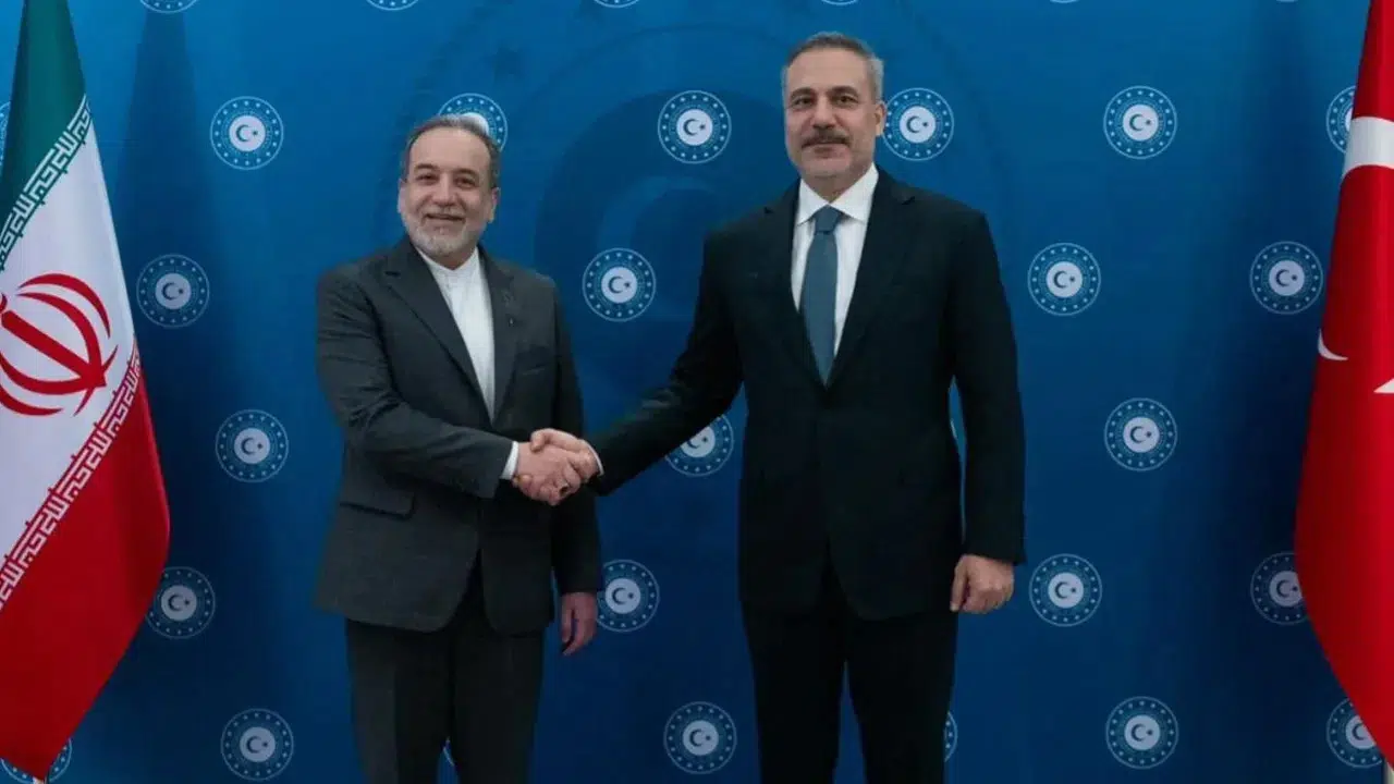 Türkiye-İran hattında diplomasi trafiği: Bakan Fidan barış müzakerelerini görüştü