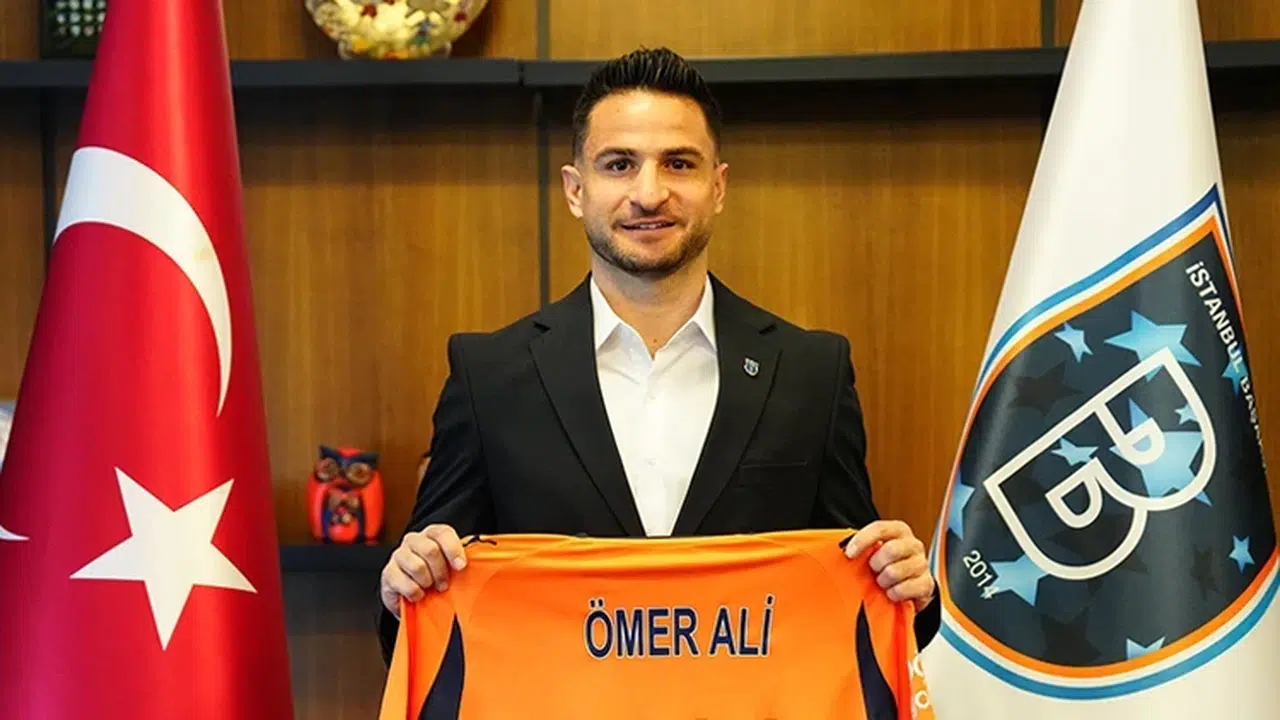 Süper Lig'de yılın ilk büyük imzası atıldı! Yıldız futbolcu 2028'e kadar imzaları attıldı!