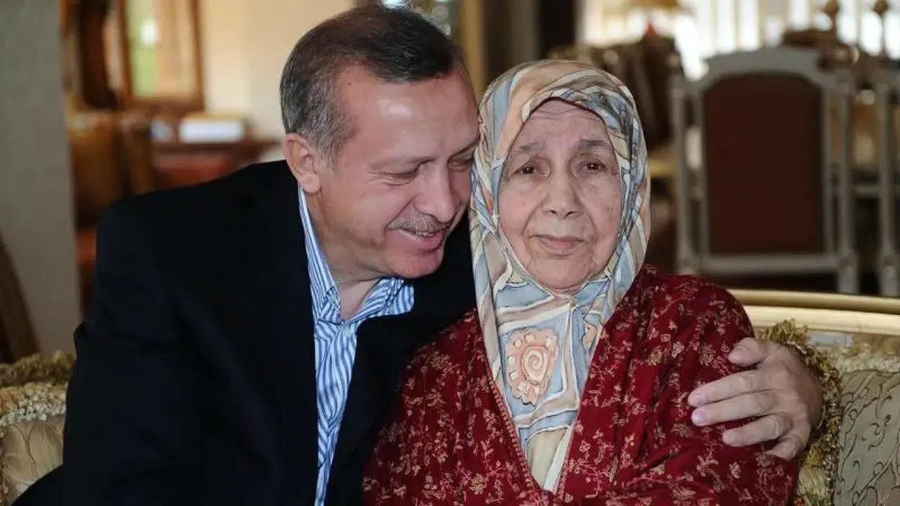 Erdoğan’dan anneler günü mesajı: 'Cenneti ayaklarının altında bilen medeniyetiz!'