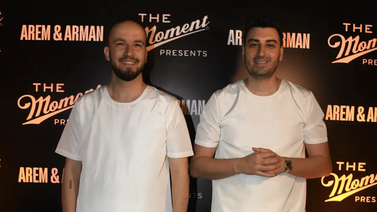 Arem Özgüç ve Arman Aydın kariyerlerinin 10'uncu yılını sahnede kutladı