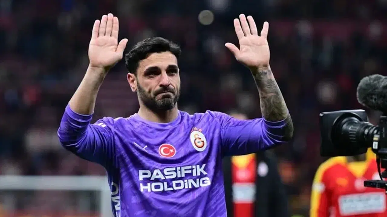 Galatasaray'da kaleci operasyonu! Günay Güvenç yeni sezon planında yok