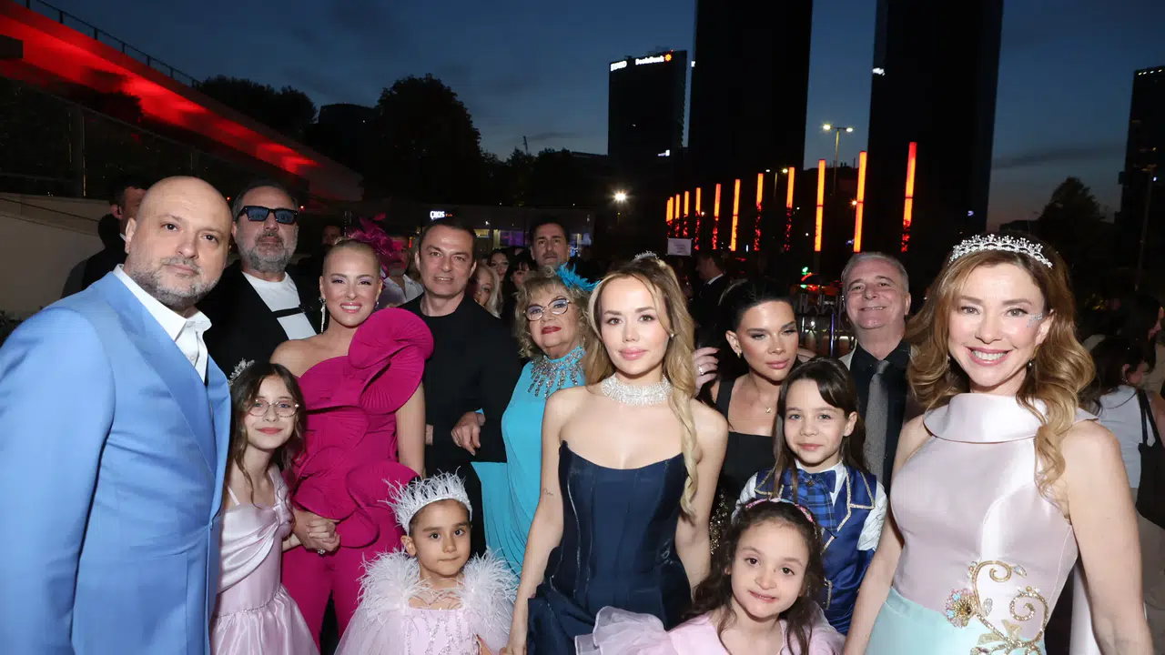 Sihirli Annem: Periler Okulu filminin galası festival havasında geçti