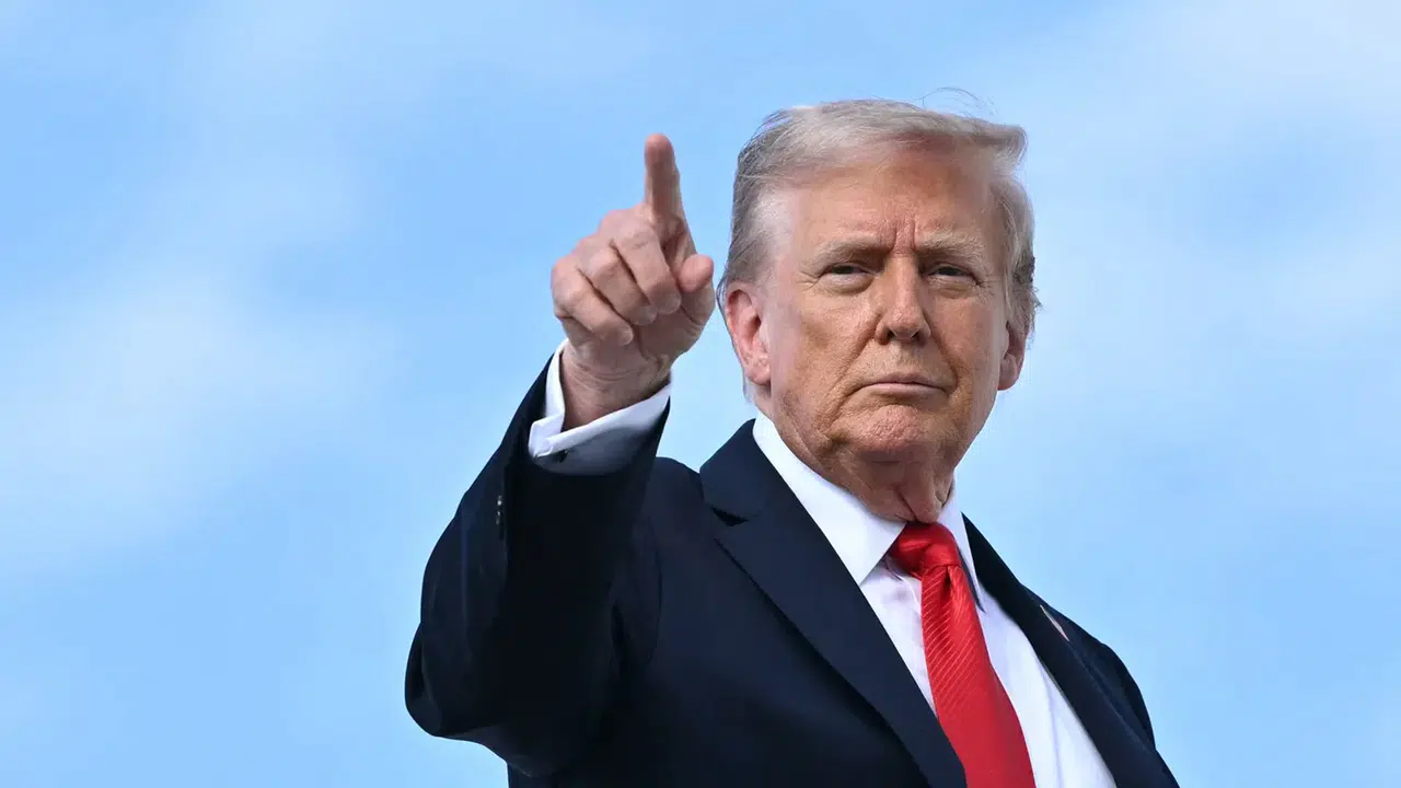 Trump filtreyi attı, ağzına geleni söyledi: 'O ülke tam bir çöplük!'