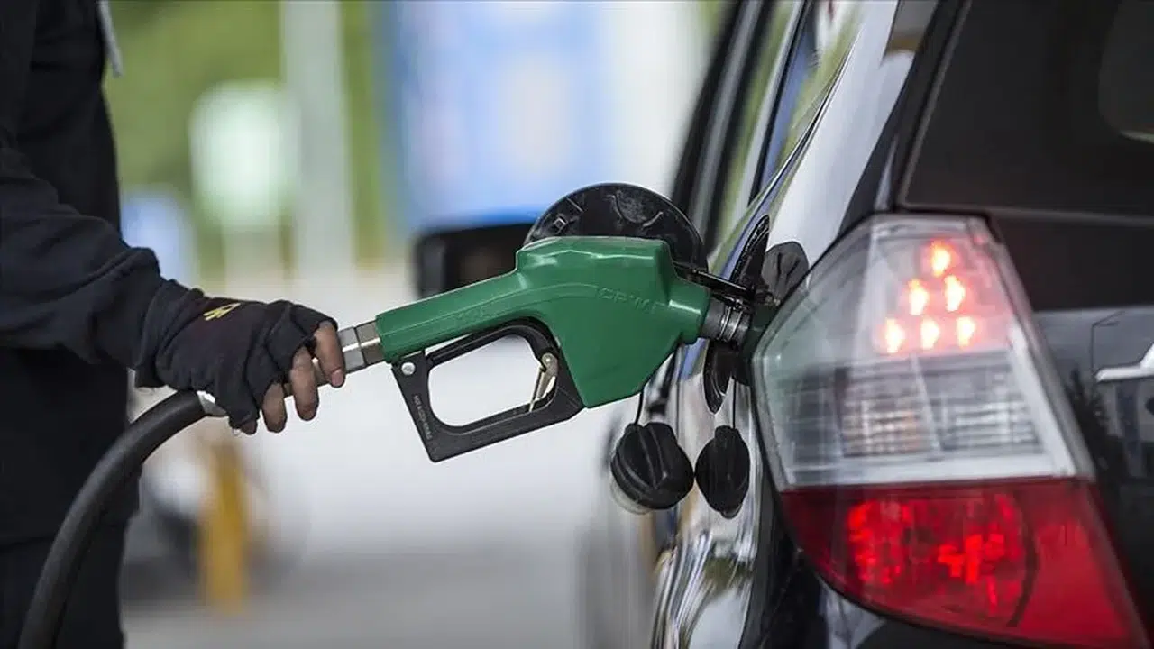 Motorinde indirim fırtınası: Tam 5,52 TL birden düştü!