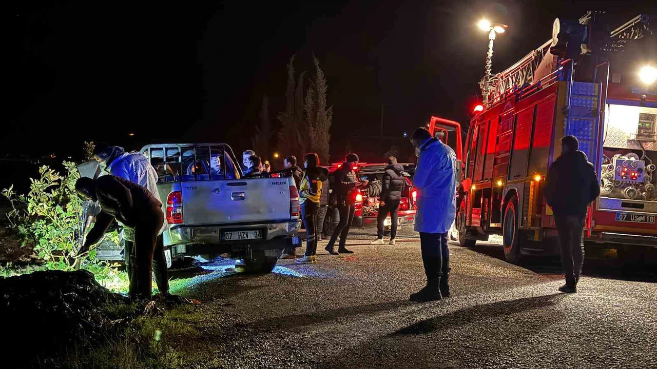 Antalya’da karanlık gece: Yanan aracın içinde sır gibi ölüm!
