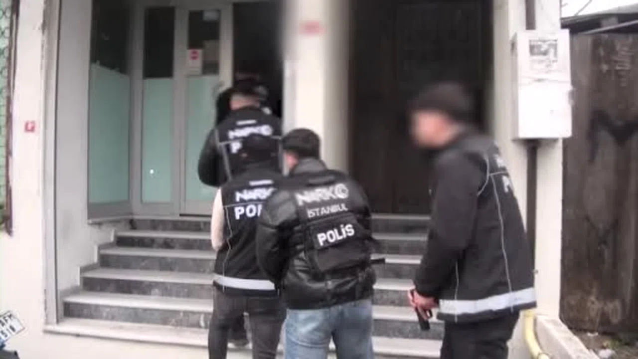 Avcılar’da uyuşturucu hap imalathanesine baskın: 6 gözaltı