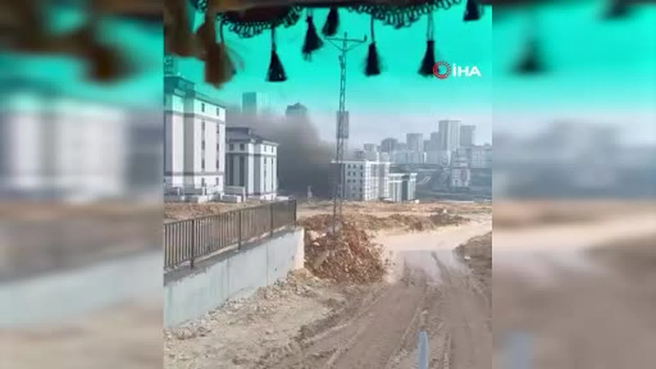 Başakşehir’de gökyüzü kızıl kesildi... Şantiye alev aldı, müdahale sürüyor!