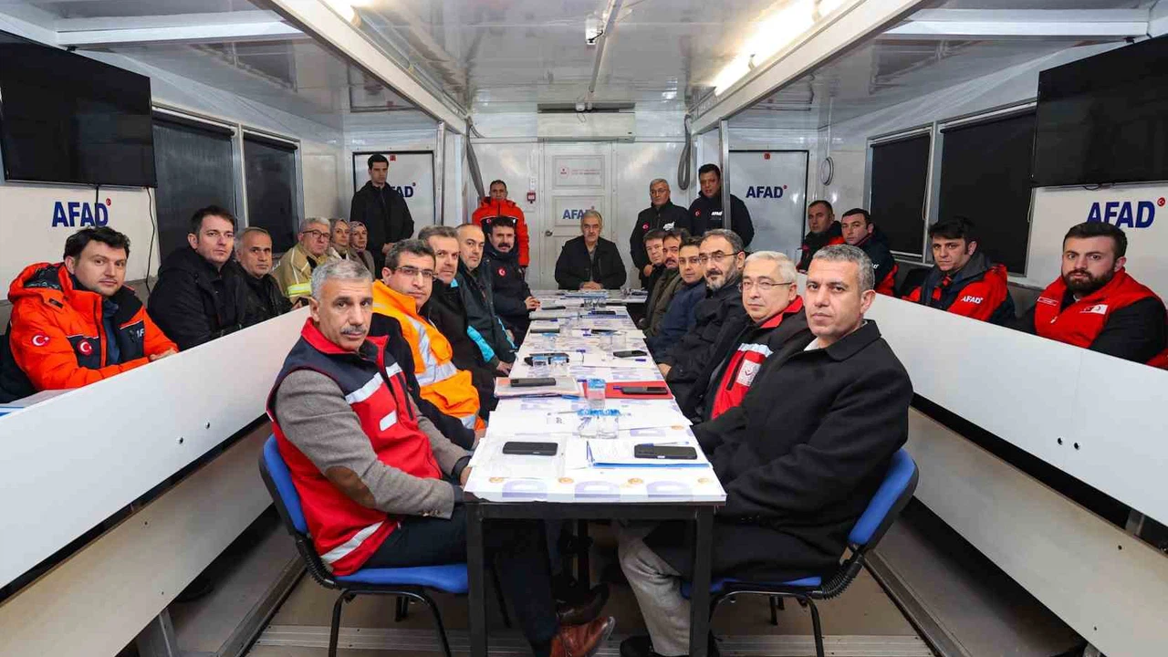 Bursa’da deprem provasına gece startı... Tatbikat gerçek bir afeti aratmadı!