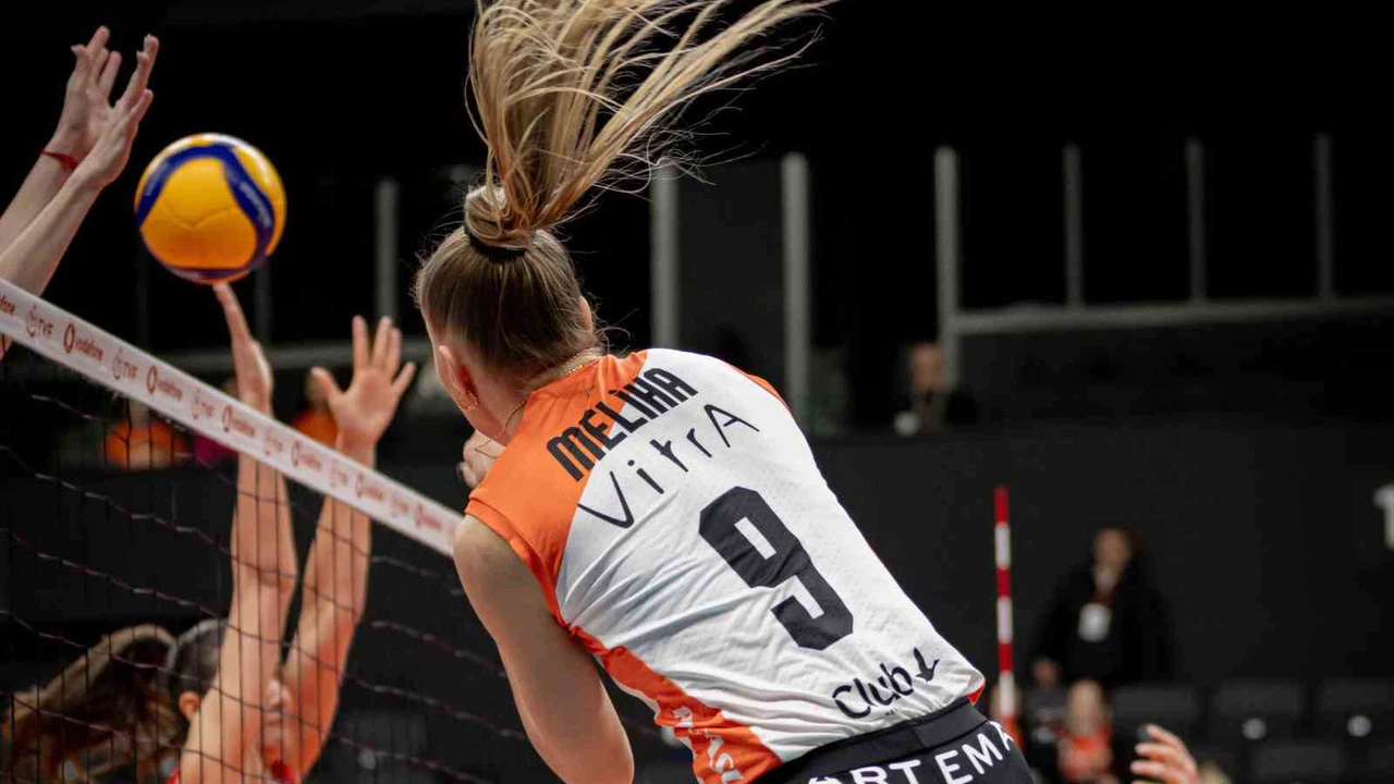 Eczacıbaşı Dynavit set vermedi, zirvedeki yerini korudu