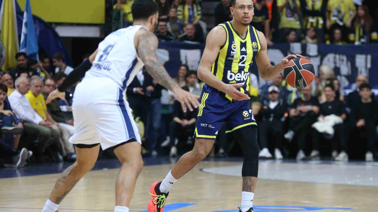 Savunmayla başladı, skorla bitti: Fenerbahçe’den derbide imza maç