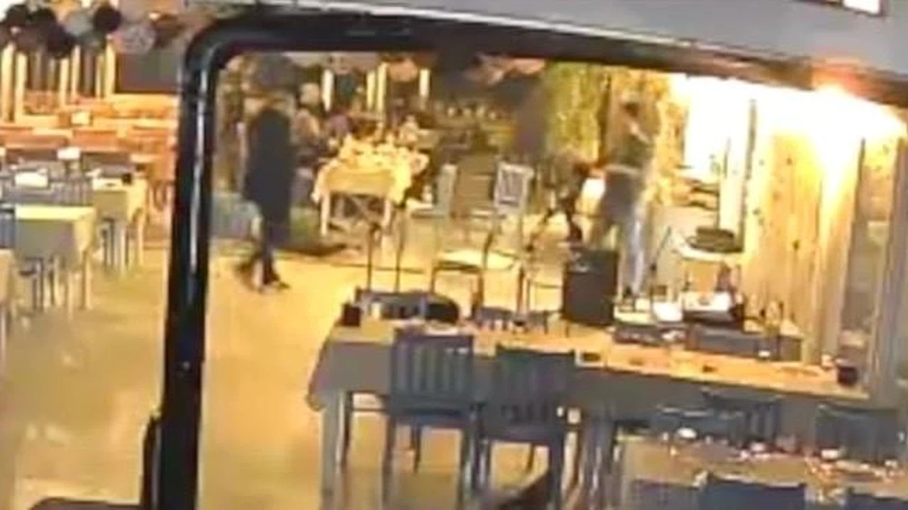 Bir şişe alkol tartışması cinayetle bitti: Restoranı kana buladı!