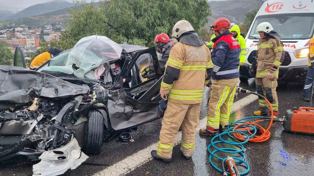 İzmir’de dehşet zinciri... Çinli yolcu araçta sıkıştı, 5 dakikada hayata döndü!
