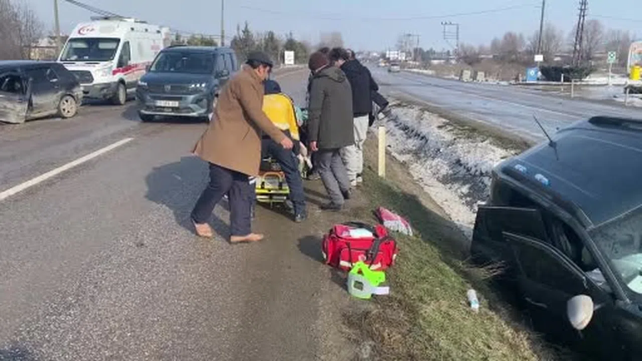 Kontrolden çıkan cip su kanalına savruldu: Taşköprü yolunda feci çarpışma!