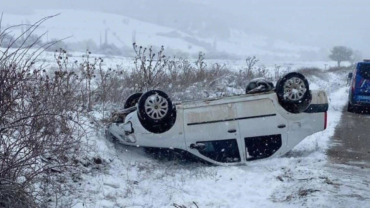 Bilecik'te direksiyonla dans eden araç takla attı... Ortaya film sahnesi çıktı!