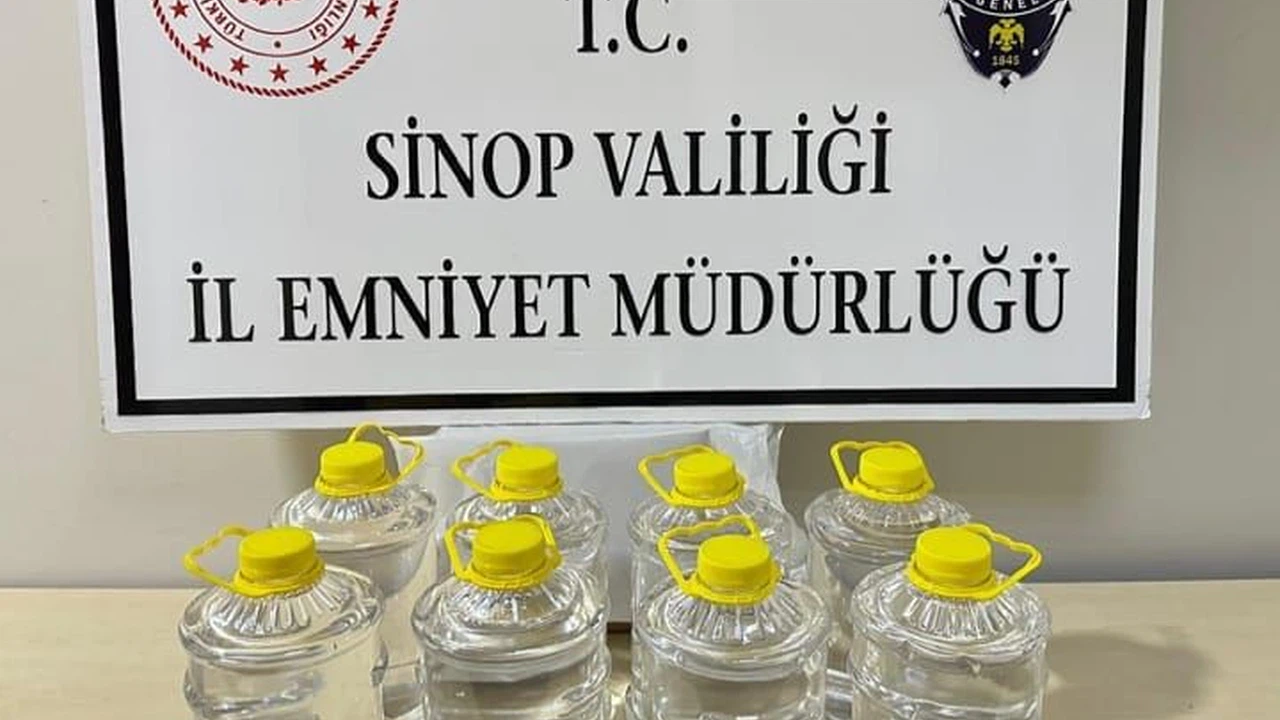 Sinop polisi kaçakçıların oyununu bozdu: 20 litre etik olmayan alkol!