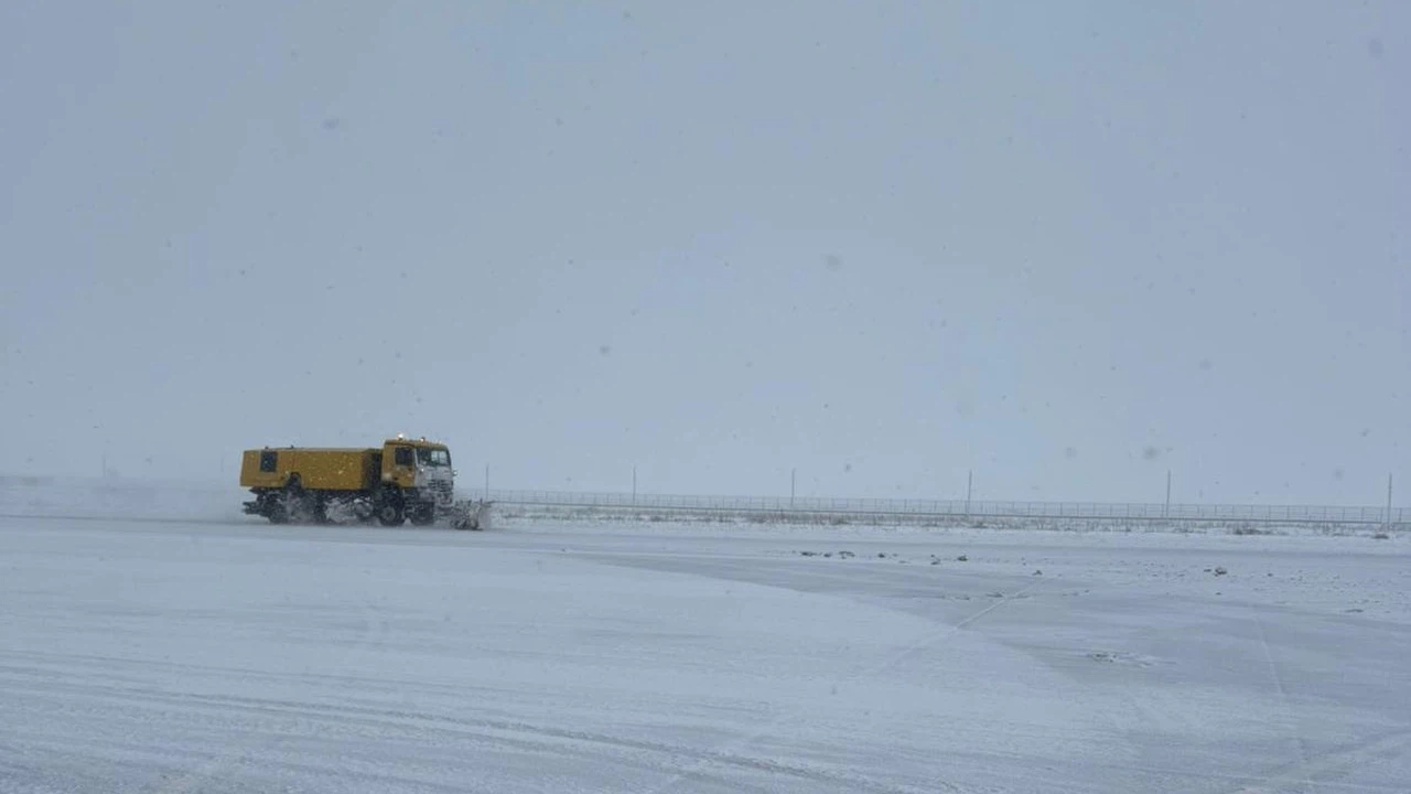 Şırnak’ta beyaz esaret... Uçuşlar durduruldu, ilçelerle bağlantı kesildi!