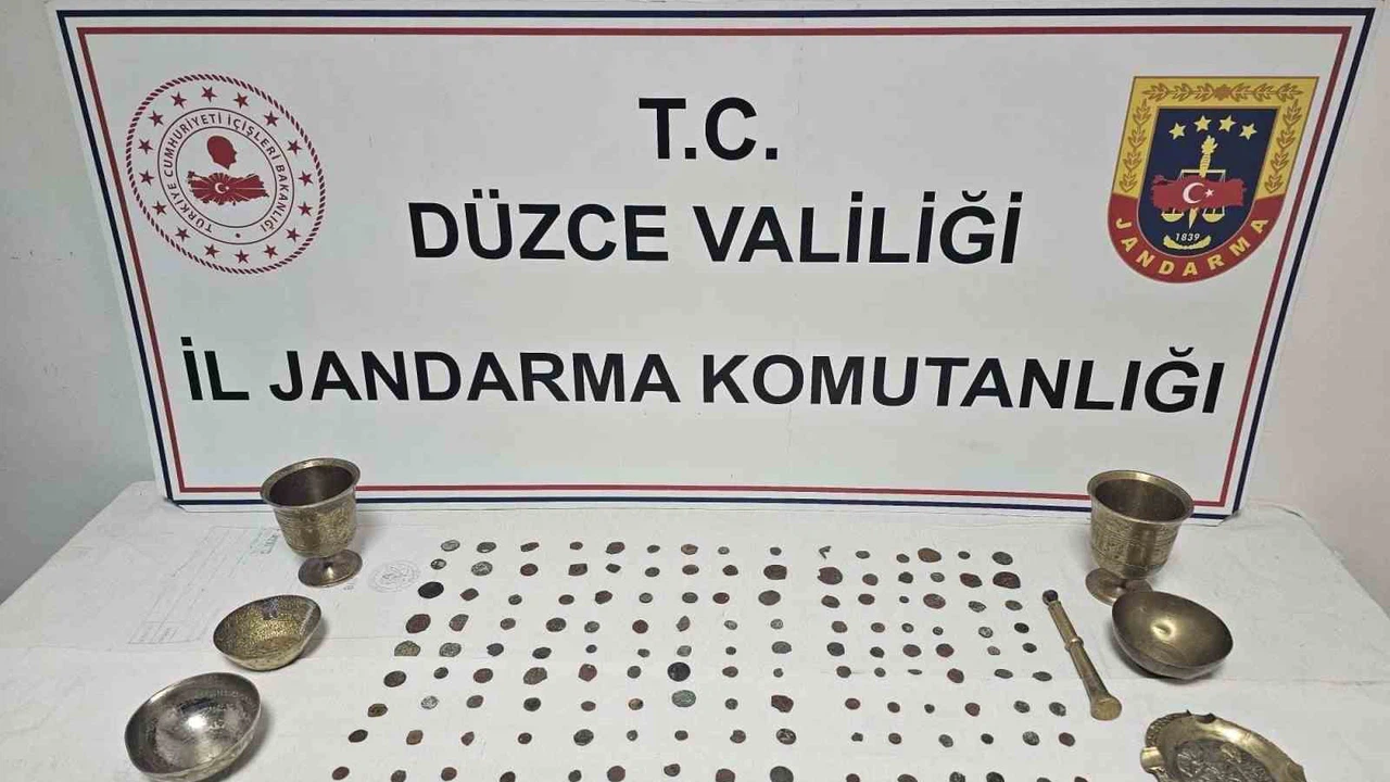 Roma ve Bizans eserlerini satmaya çalıştılar: Düzce'de tarihi eser operasyonu!