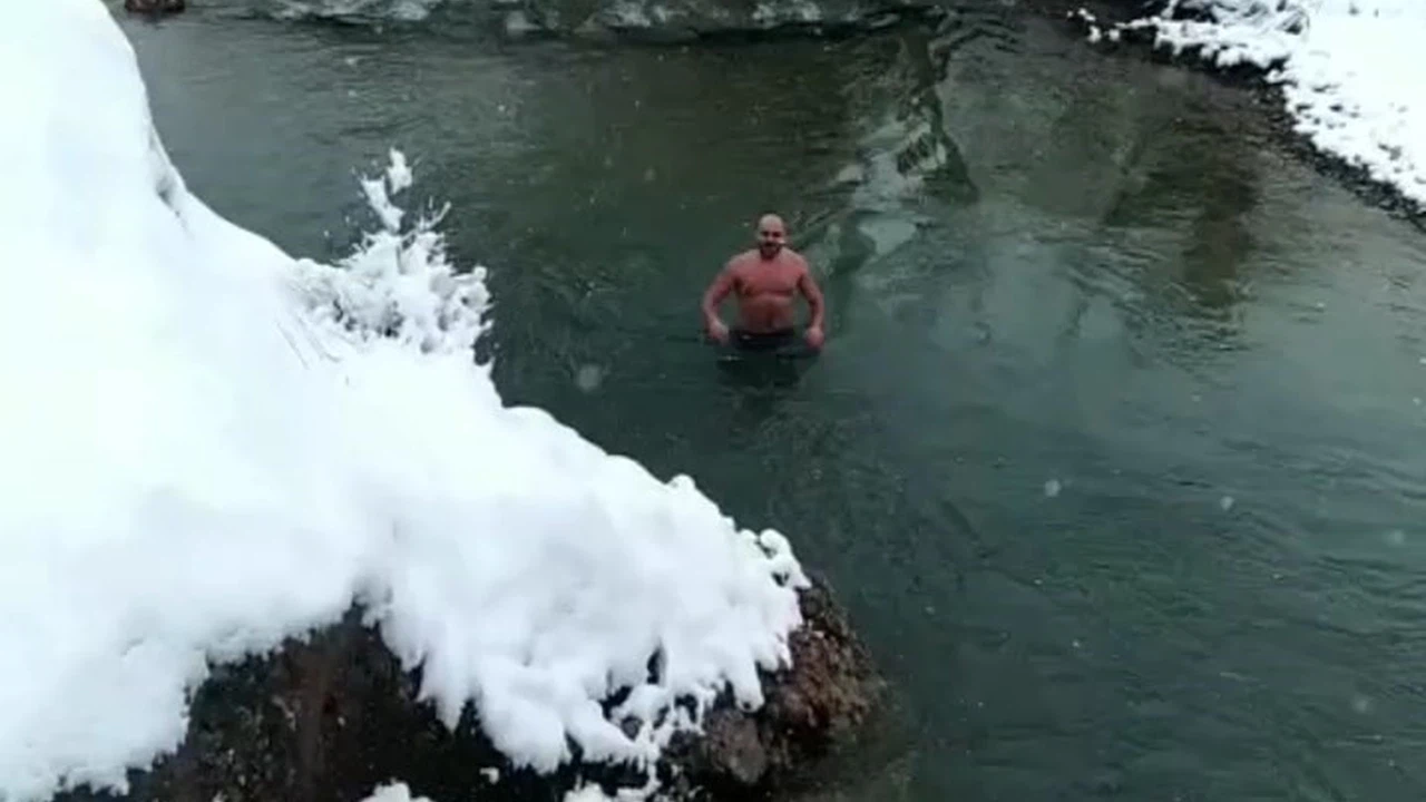 Tunceli’nin kalbinde, karlar içinde… Cesaret ve zarafet aynı çayda buluştu!