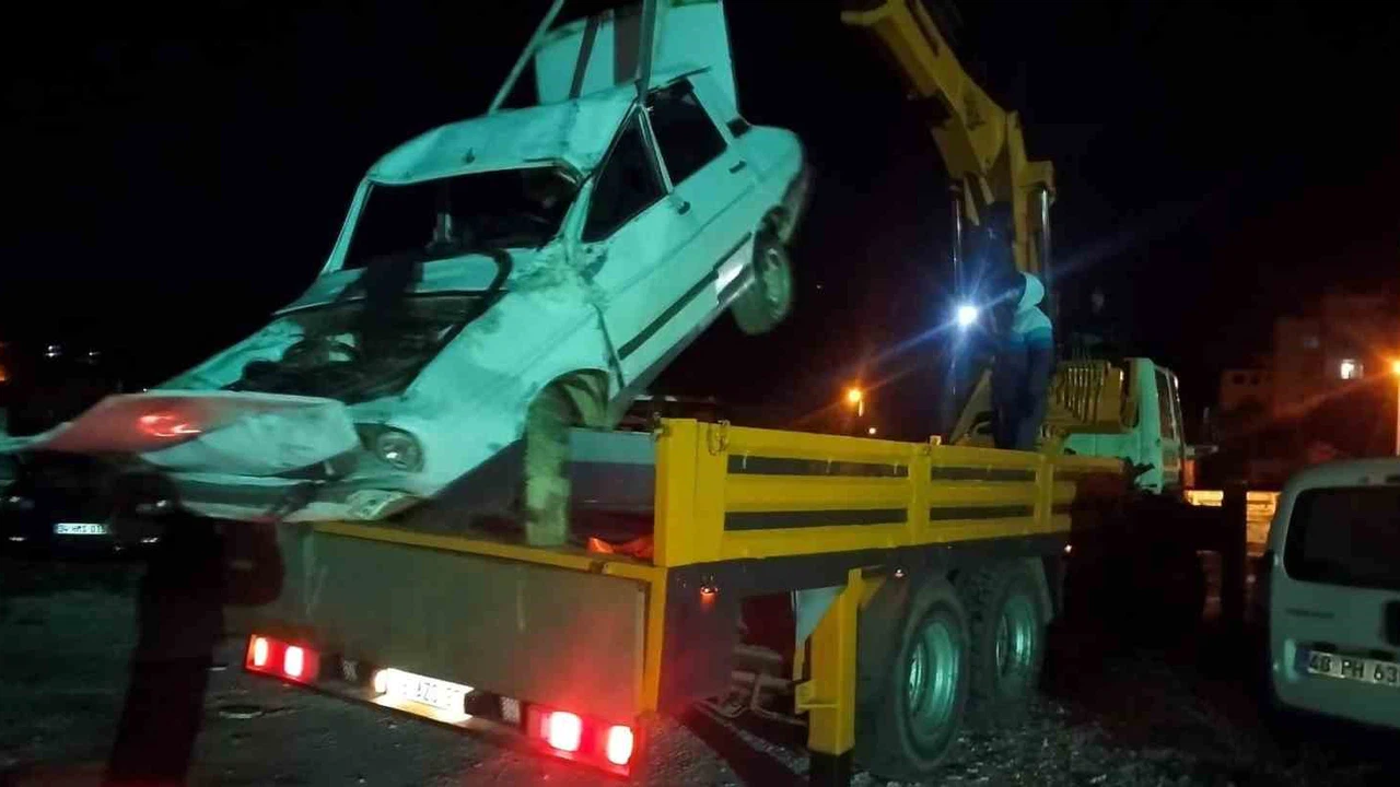 Direksiyon hakimiyetini kaybetti... Muğla'da 15 metrelik şarampol ölüm getirdi!