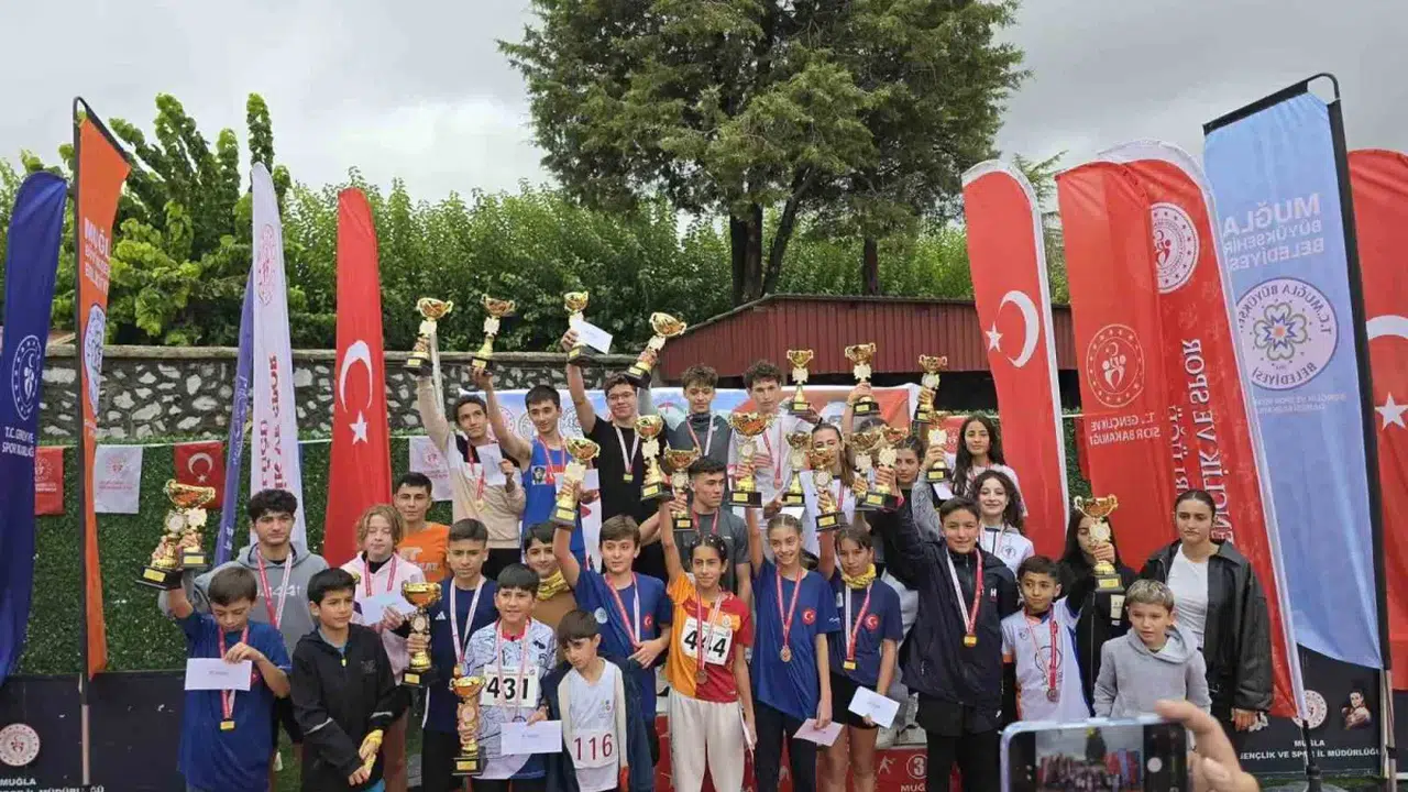 Muğla'da düzenlenen Cumhuriyet Koşusu'nda ödüller sahiplerini buldu