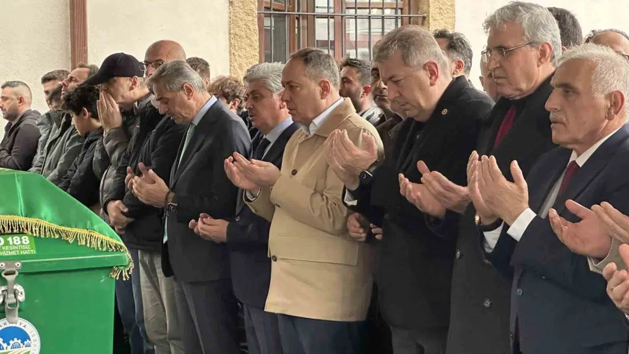 Peribacası faciasında hayatını kaybeden genç çift son yolculuğuna uğurlandı