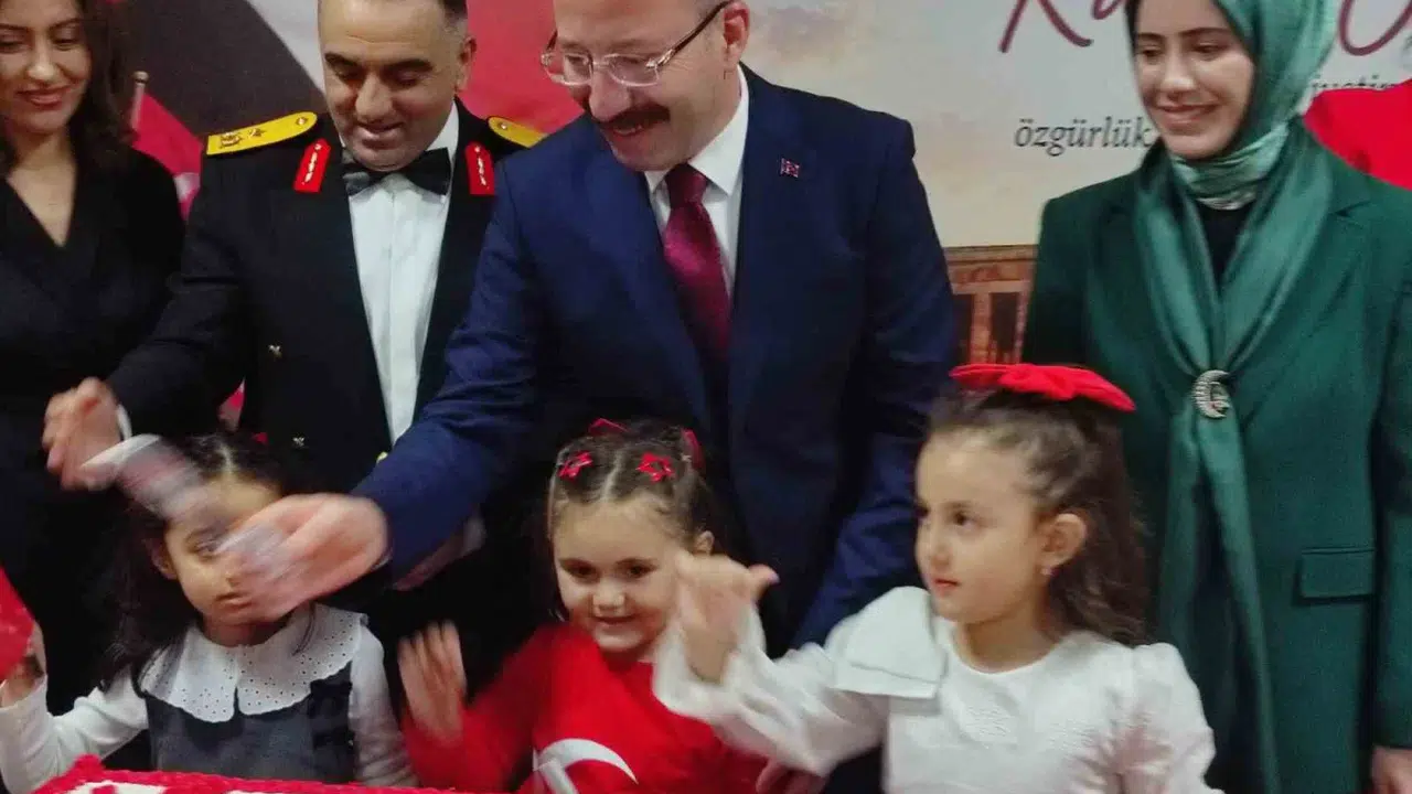 Ardahan'da Cumhuriyet Bayramı'nın 103. yılı resepsiyonla kutlandı