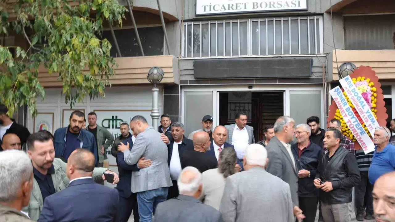 Salihli Ticaret Borsası'nda başkanlık seçimini Yetiş Aksoy kazandı