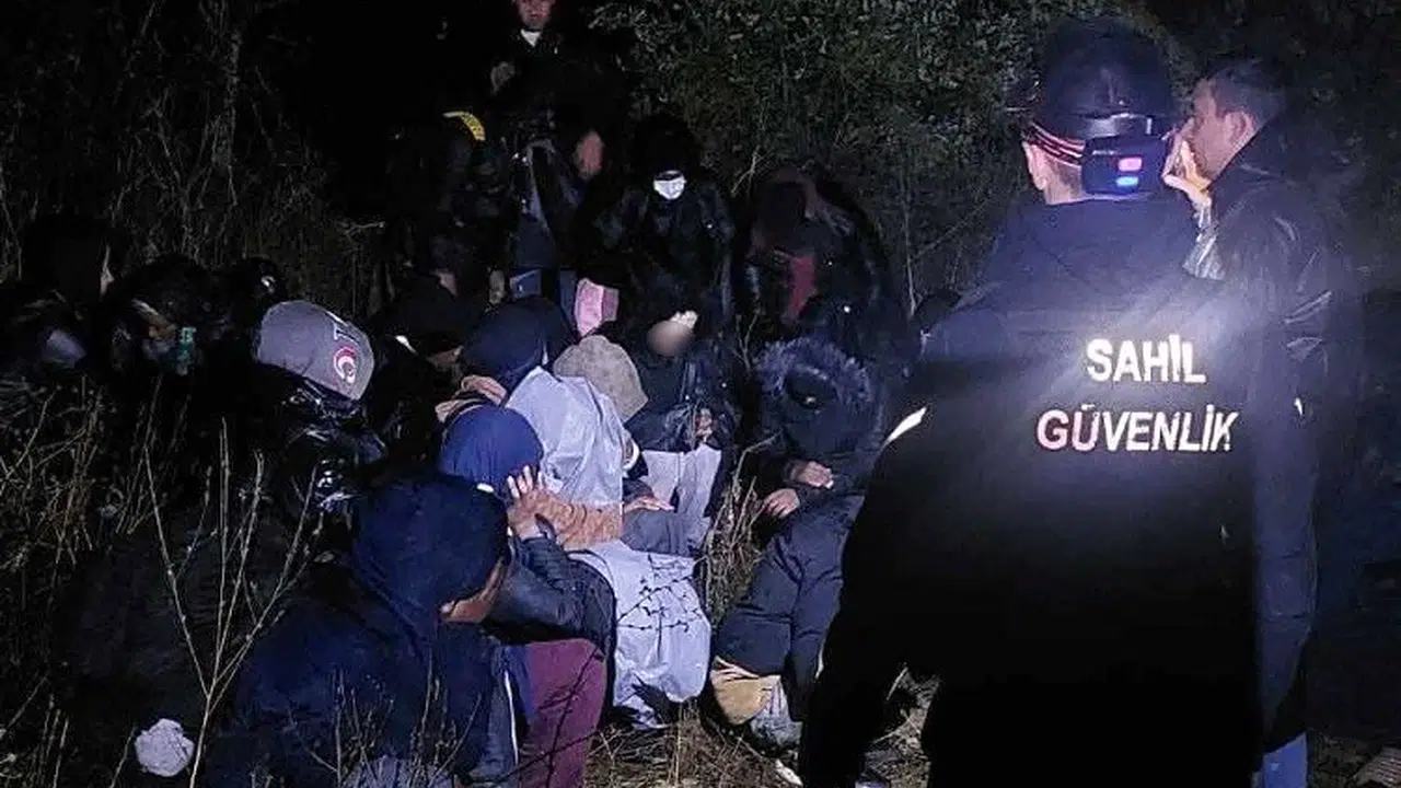 Çanakkale'nin Ezine ilçesinde 31 kaçak göçmen yakalandı