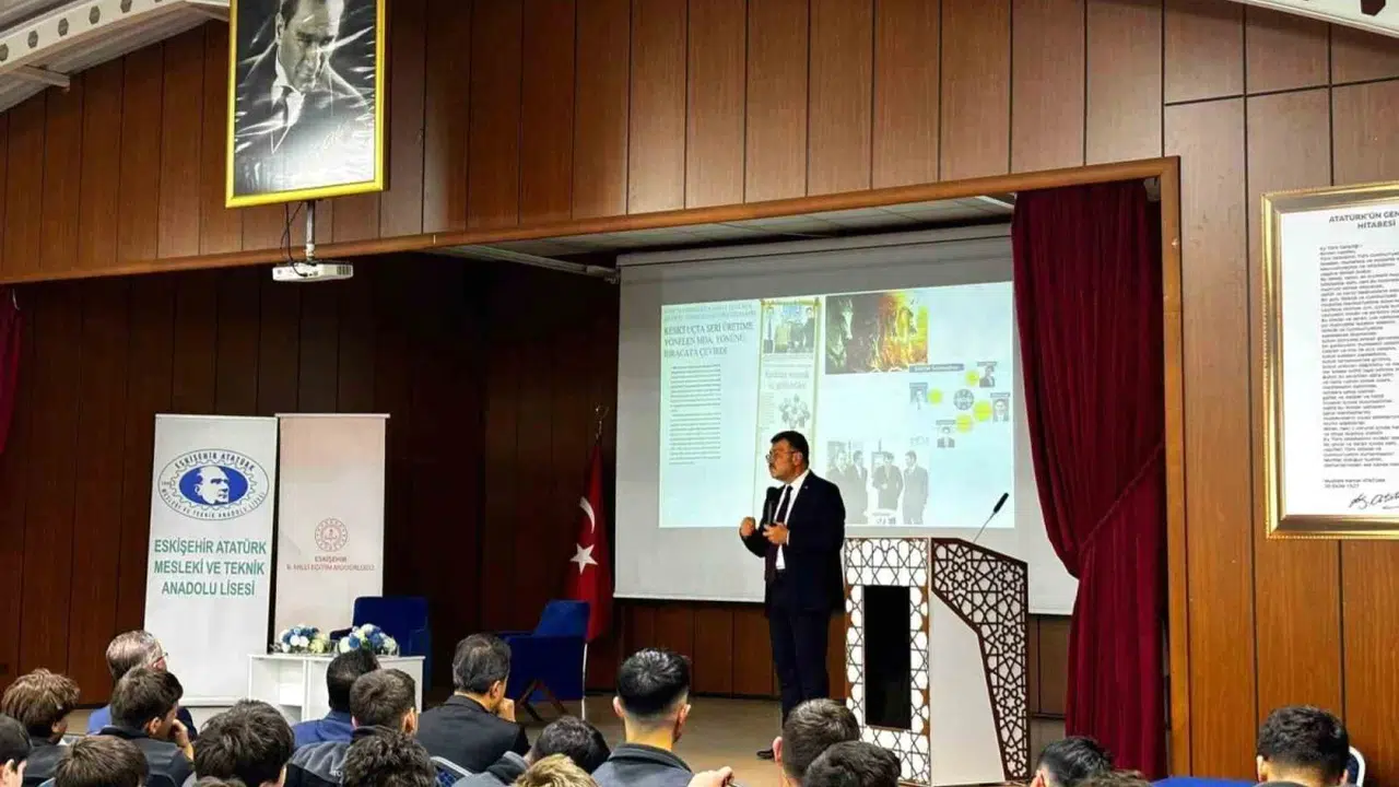 Prof. Dr. Hasan Mandal mezun olduğu lisede tecrübelerini paylaştı