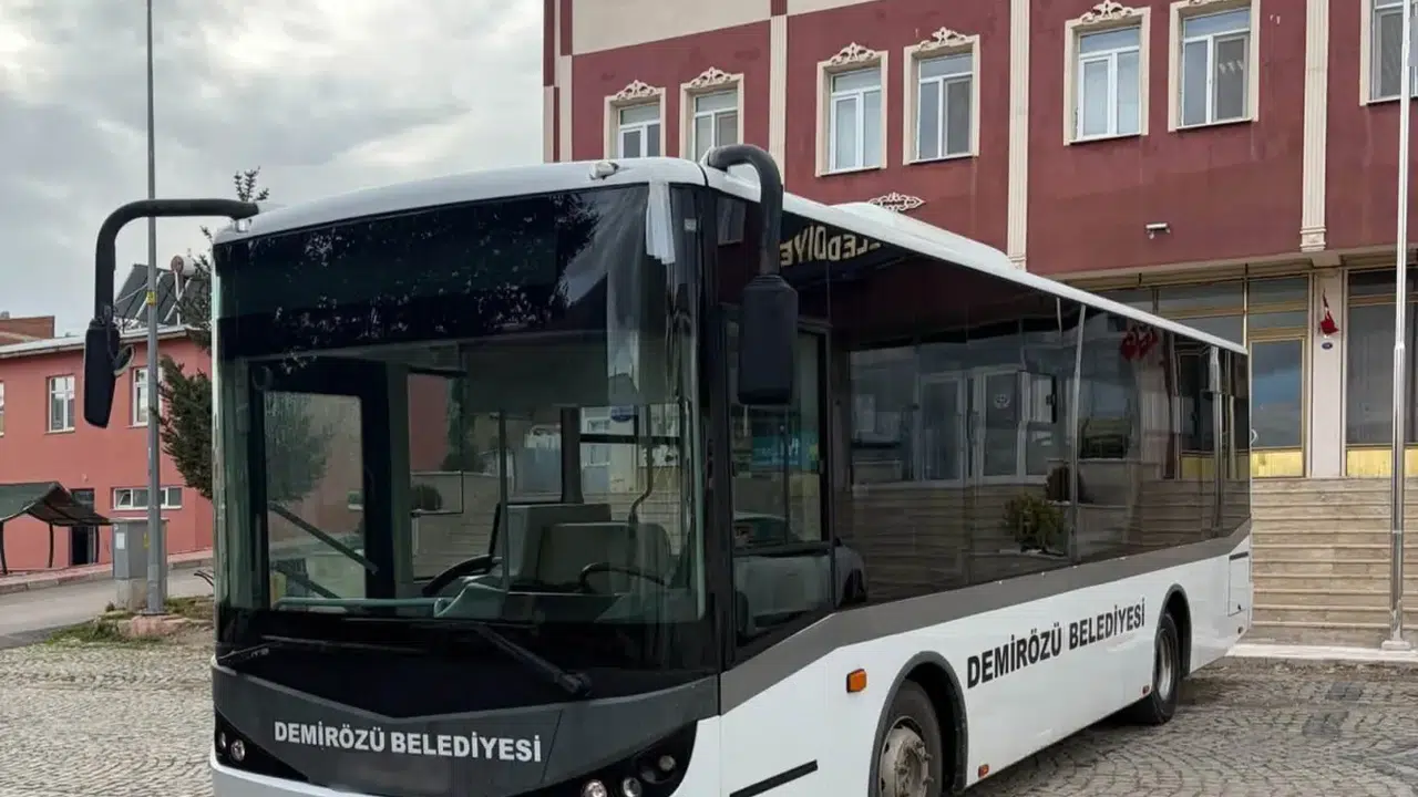 Demirözü'nde ilk ve ortaokul öğrencilerine ücretsiz ulaşım dönemi