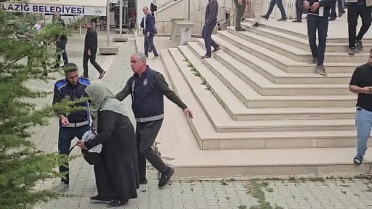 Elazığ'da zabıta ekiplerini görünce bel ağrısından eser kalmadı