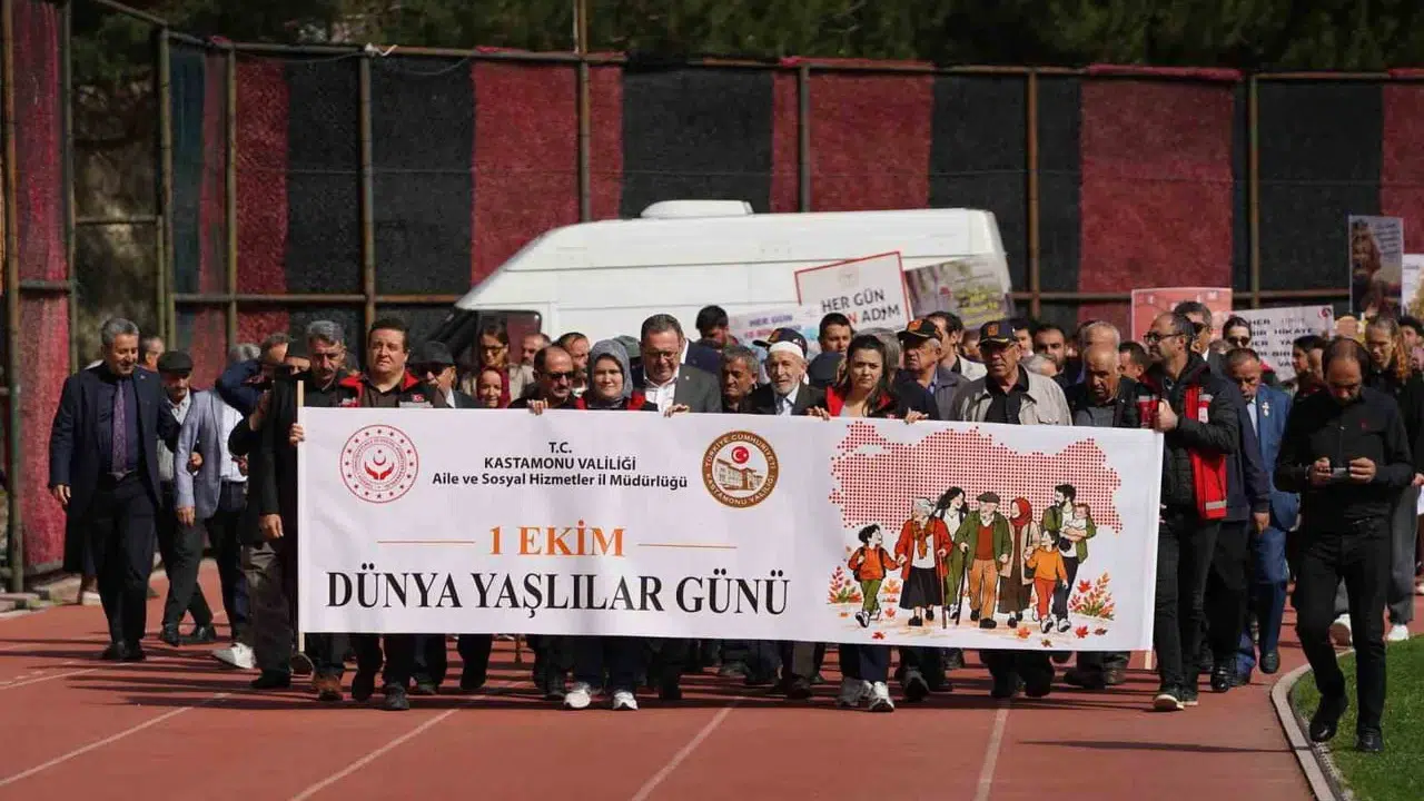 Kastamonu’da Dünya Yaşlılar Günü’nde farkındalık yürüyüşü yapıldı