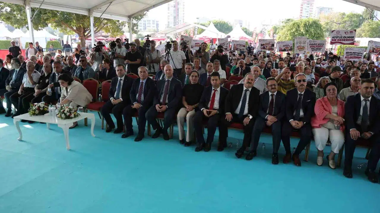 10. Uluslararası Adana Lezzet Festivali dev mangal ateşiyle başladı