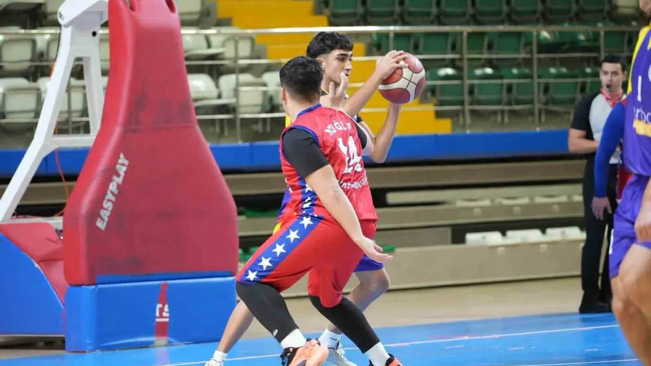 Muğla'da gençler basketbol ilçe birinciliği için parkede