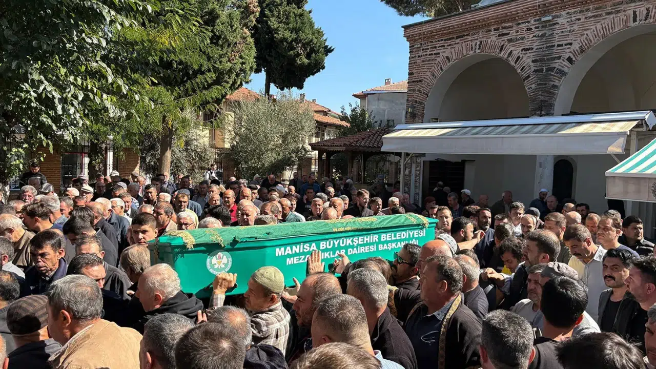 Yuvasının kül oluşunu izlerken can veren adamın yürek burkan vedası