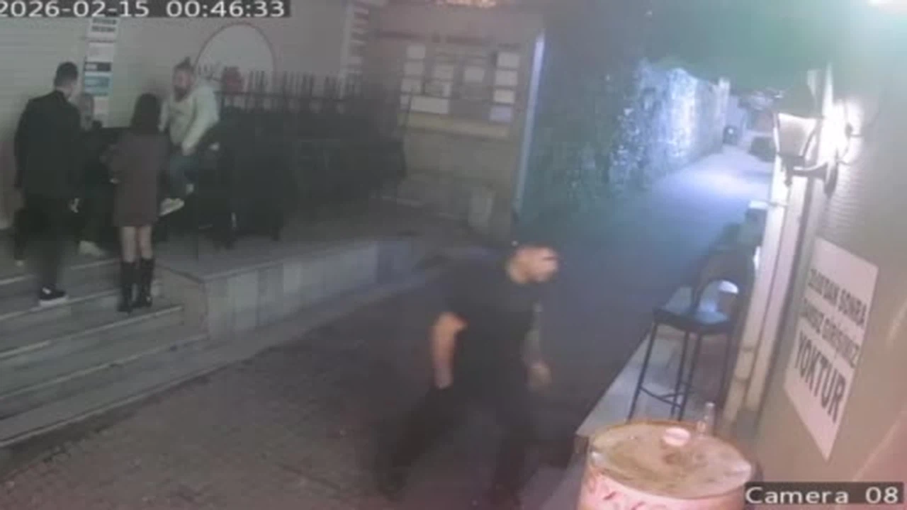 Aşk gecesinde kanlı saldırı! Mekandaki panik anları kameraya böyle yansıdı