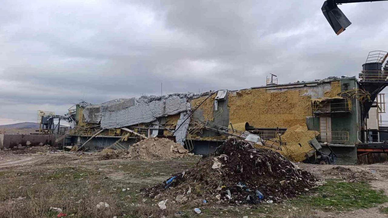 Afyon'da metan gazı alarmı... Patlama tesisi bir anda cehenneme çevirdi!