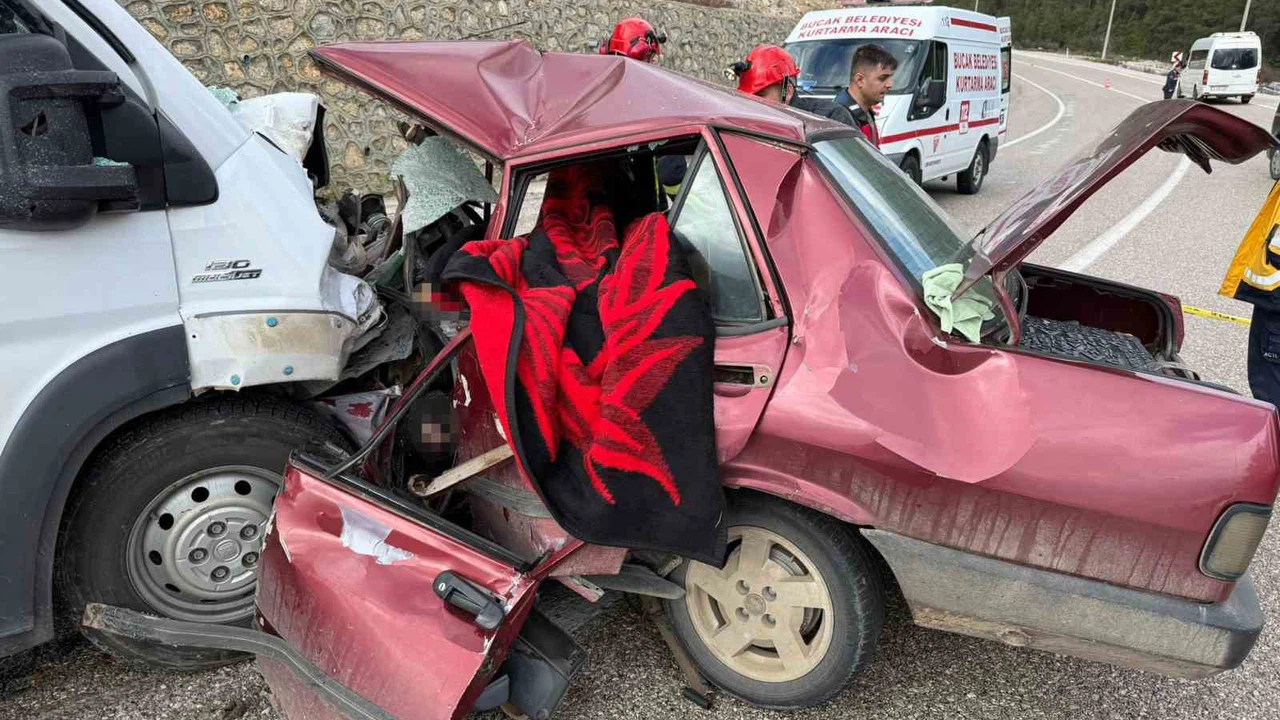 Burdur'da genç yaşta gelen ölüm... 23 yaşındaki çift aynı kazada can verdi!