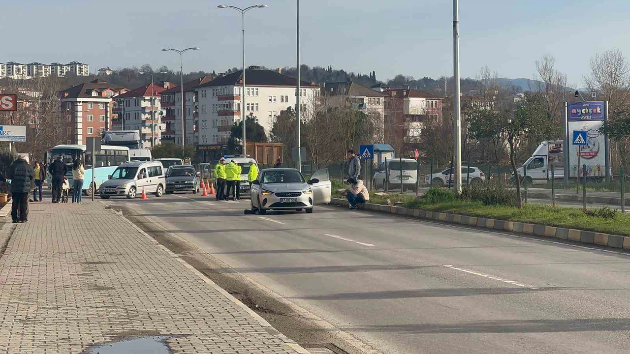Saniyelerle ölümden döndü... Bir kadın yerde, bir sürücü gözaltında!