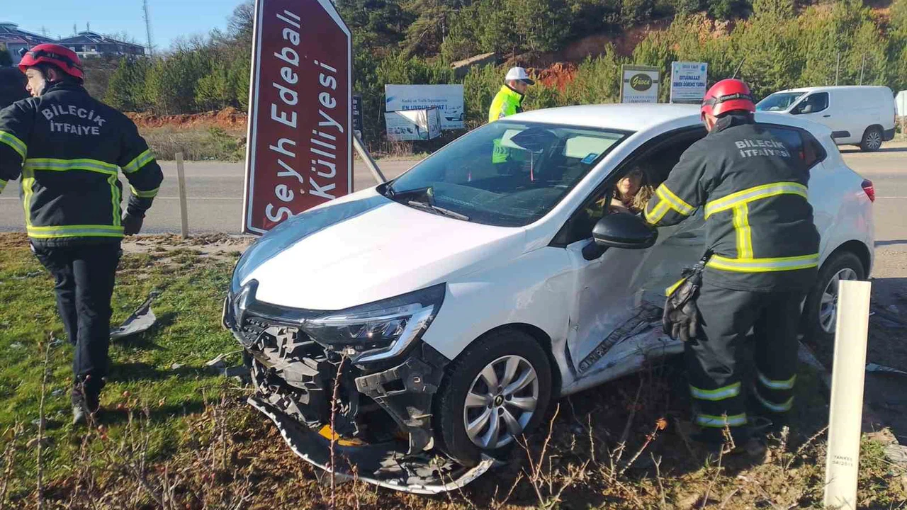 Bilecik’te demir yığınına döndüler... 3 kişi canını zor kurtardı!
