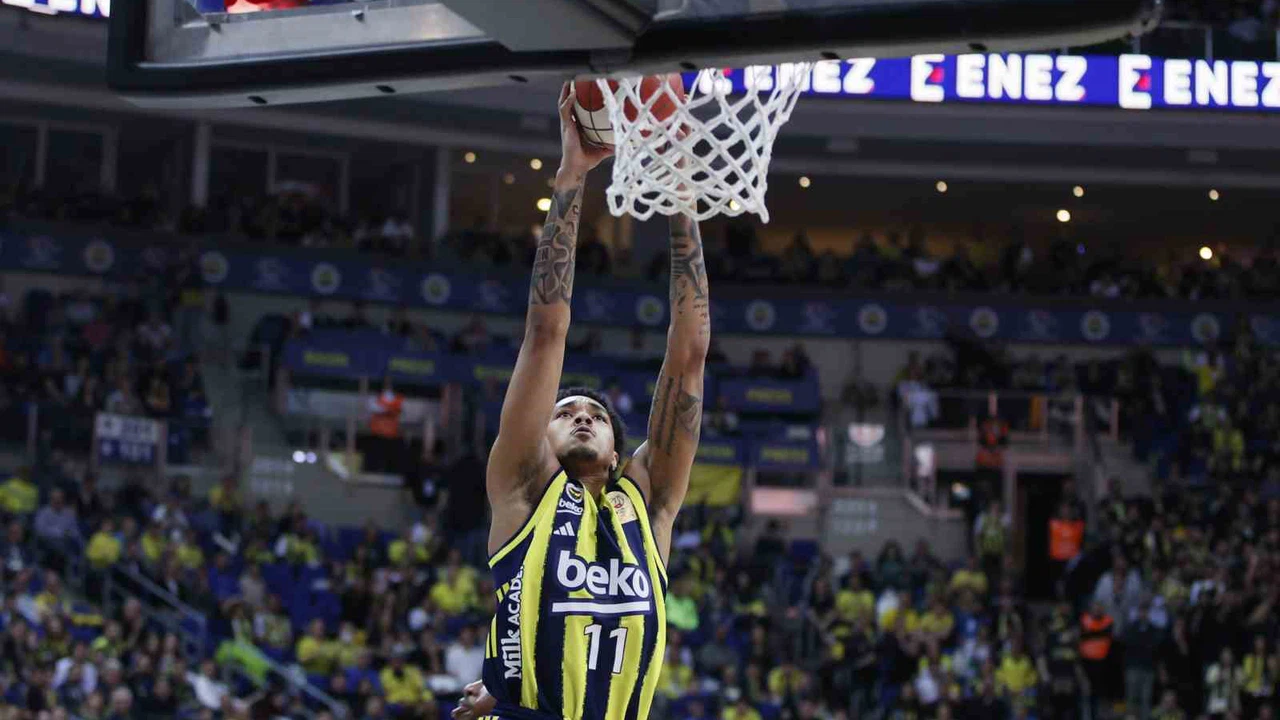 Üç periyot gerideydi maçı bırakmadı! Fenerbahçe Beko’dan geri dönüş
