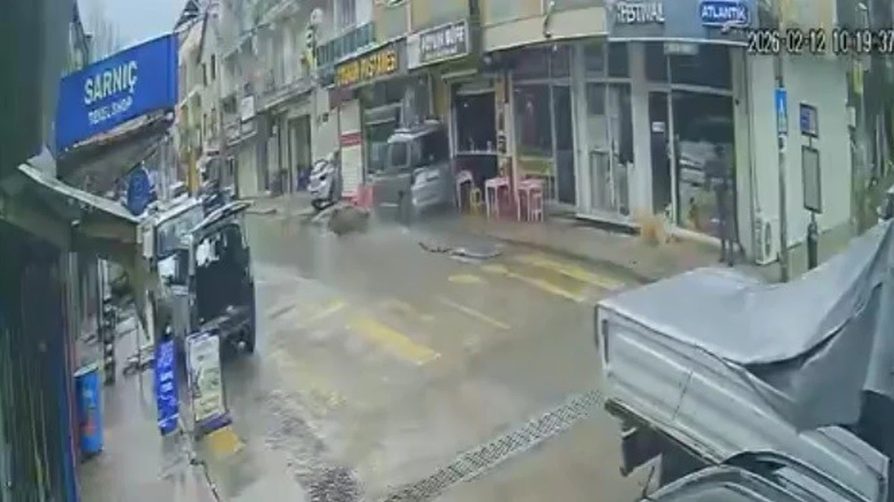 Direksiyonda bayıldı, araç kaldırıma daldı! İzmir’de şeker krizi ortalığı böyle savaş alanına çevirdi...