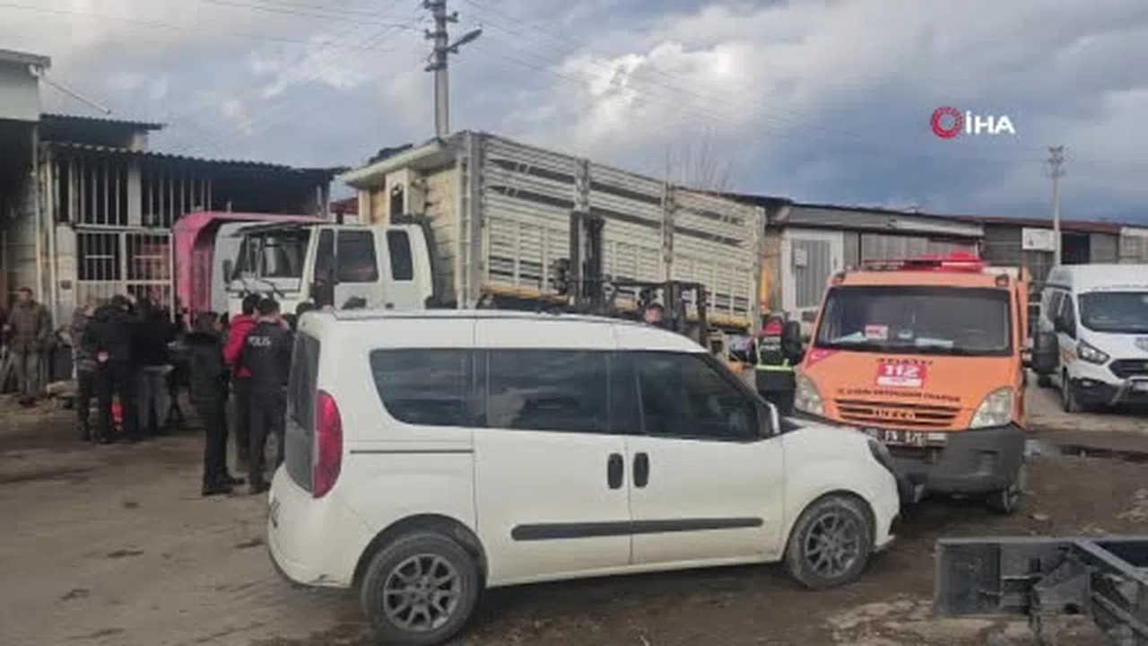 Tamir ettikleri kamyonun kasası üzerlerine düştü: 2 ölü 1 yaralı