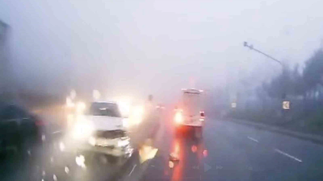 İstanbul’da yürekleri durduran savrulma… Saniyelerle ölüm arasındaki anlar kamerada!