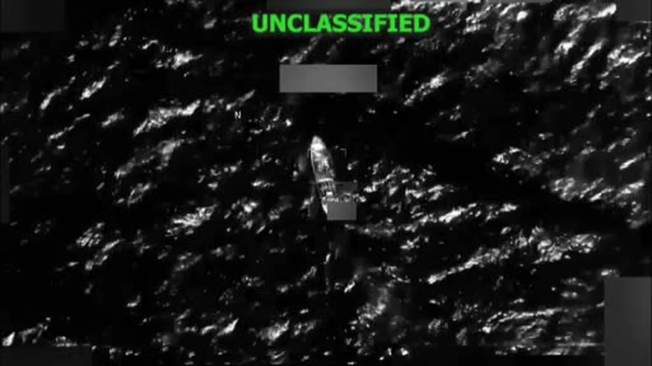 ABD ordusu Karayipler’de uyuşturucu taşıdığı öne sürülen tekneyi vurdu: 4 ölü