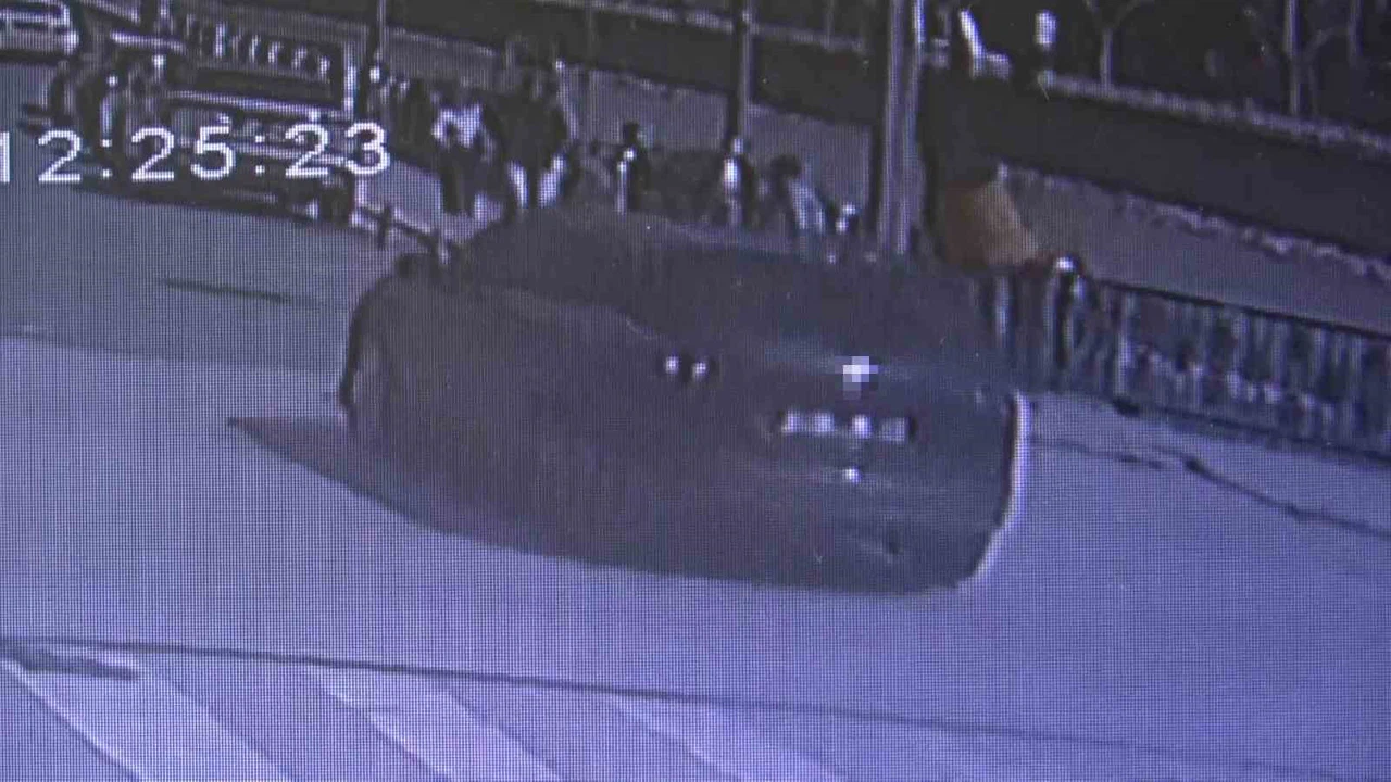 Amasya’da otomobilin çarptığı motosikletli havada takla attı