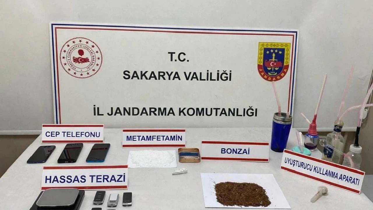 Jandarma uyuşturucuya geçit vermiyor: 3 tutuklama