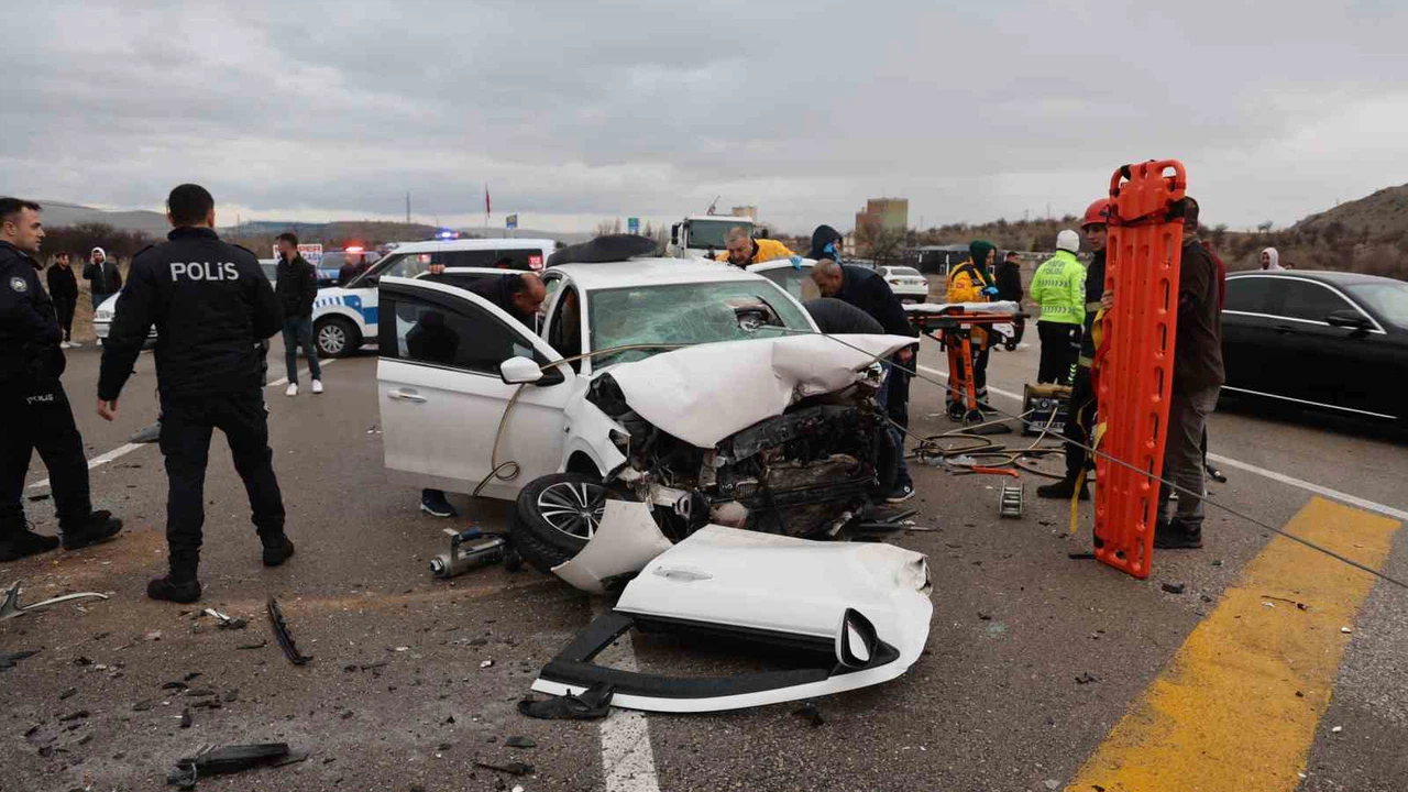 Nevşehir’de zincirleme trafik kazası: 2 ölü, 7 yaralı