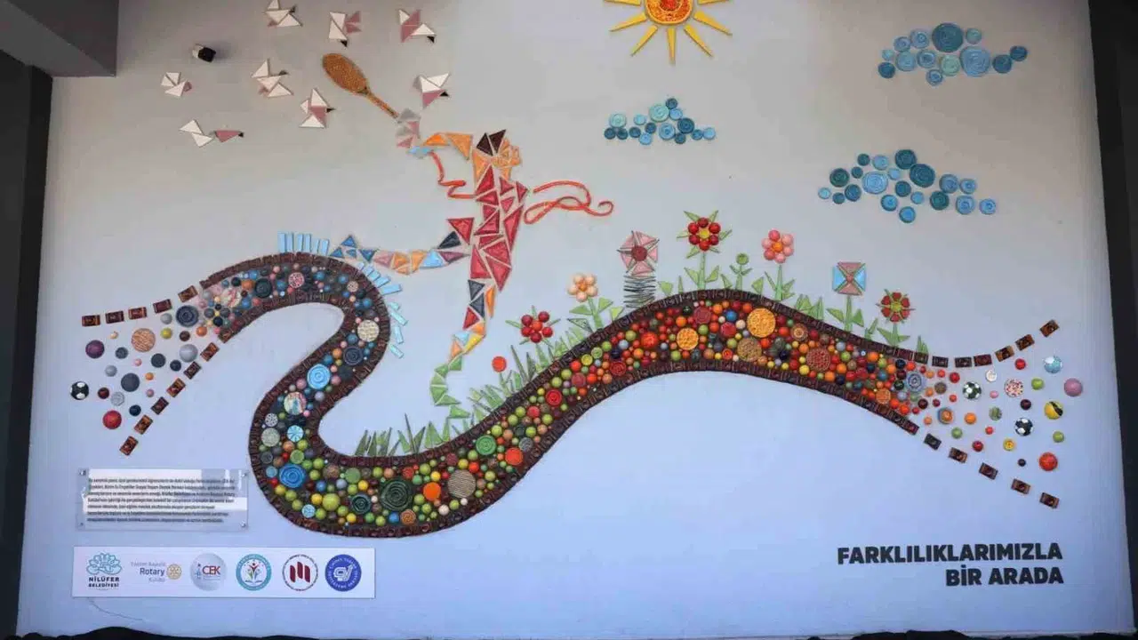 Nilüfer’de duvarlar sanatla dile geldi: Binlerce elden tek yürek